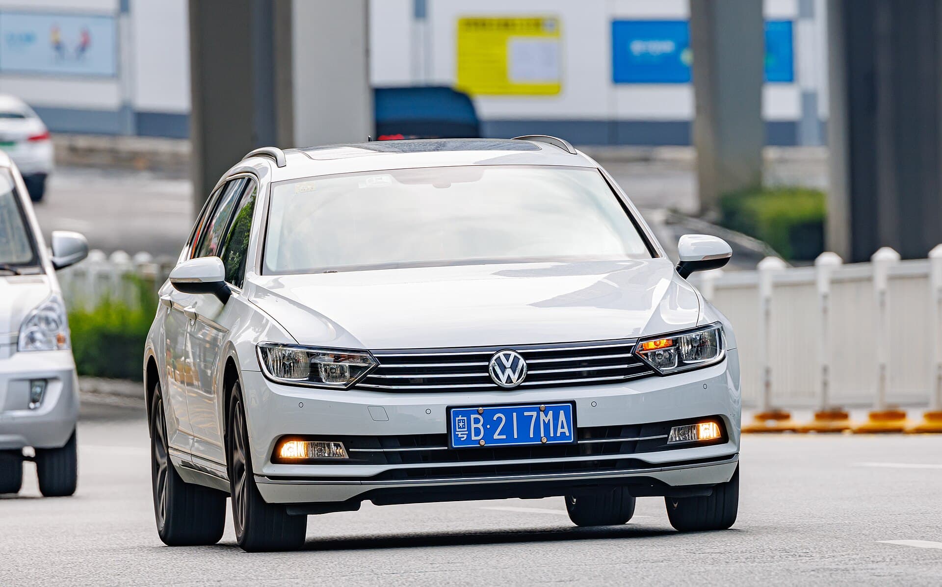 Volkswagen Passat 2023 ქირავდება საქართველოში