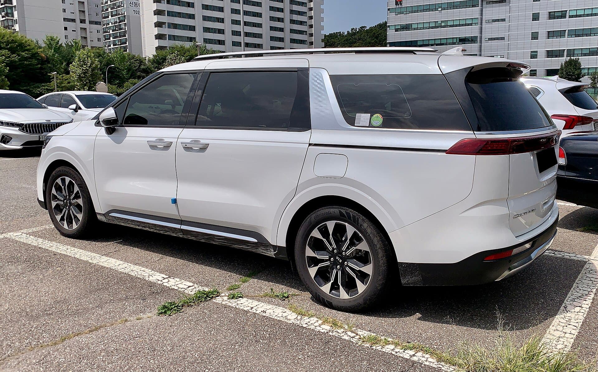 Kia Carnival 2023 ქირავდება საქართველოში