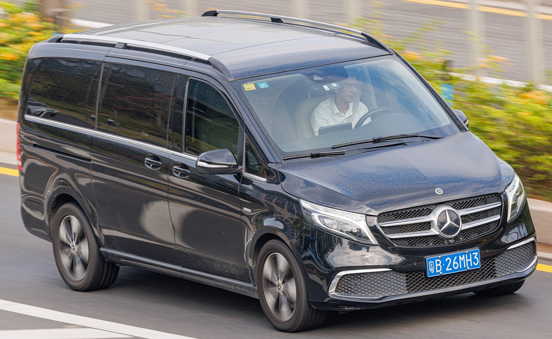 Mercedes-Benz V-Class 2022 ქირავდება საქართველოში