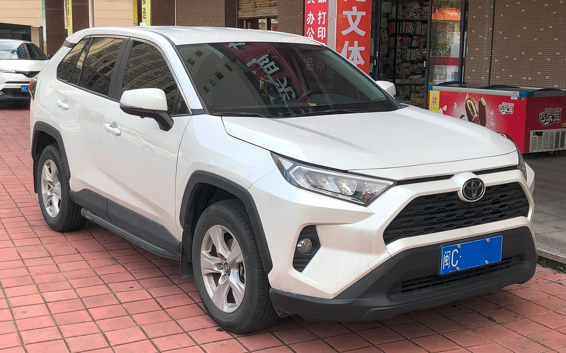 Toyota RAV4 2024 ქირავდება საქართველოში